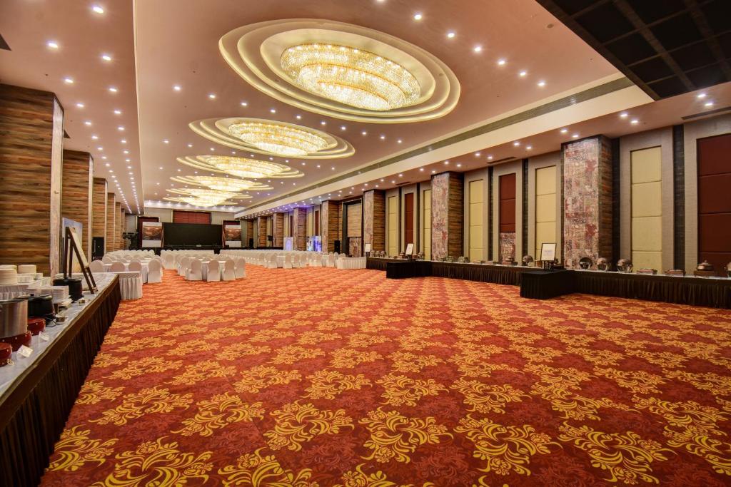 Best Price on Hotel Tip Top International Pune in Pune + Reviews!