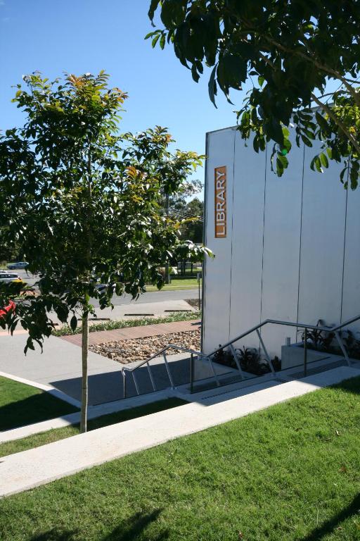 Cooroy Luxury Motel Apartments photo