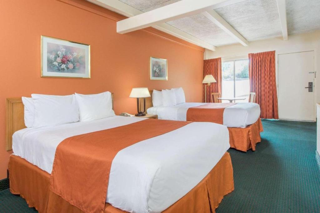 Haven Inn & Suites St Louis Hazelwood - Airport North photo