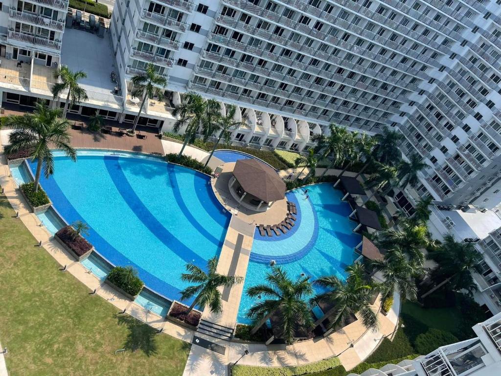 SHELL residences MOA with wifi & netflix photo