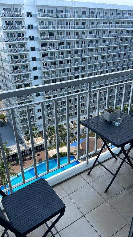 SHELL residences MOA with wifi & netflix photo
