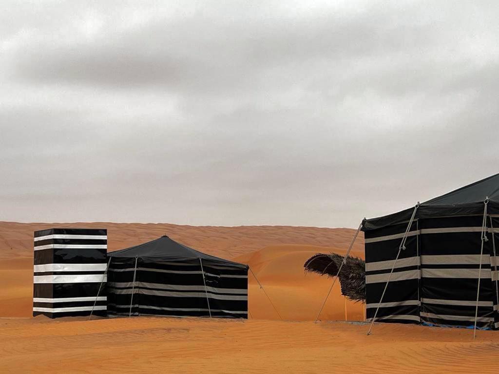 Arab desert camp photo