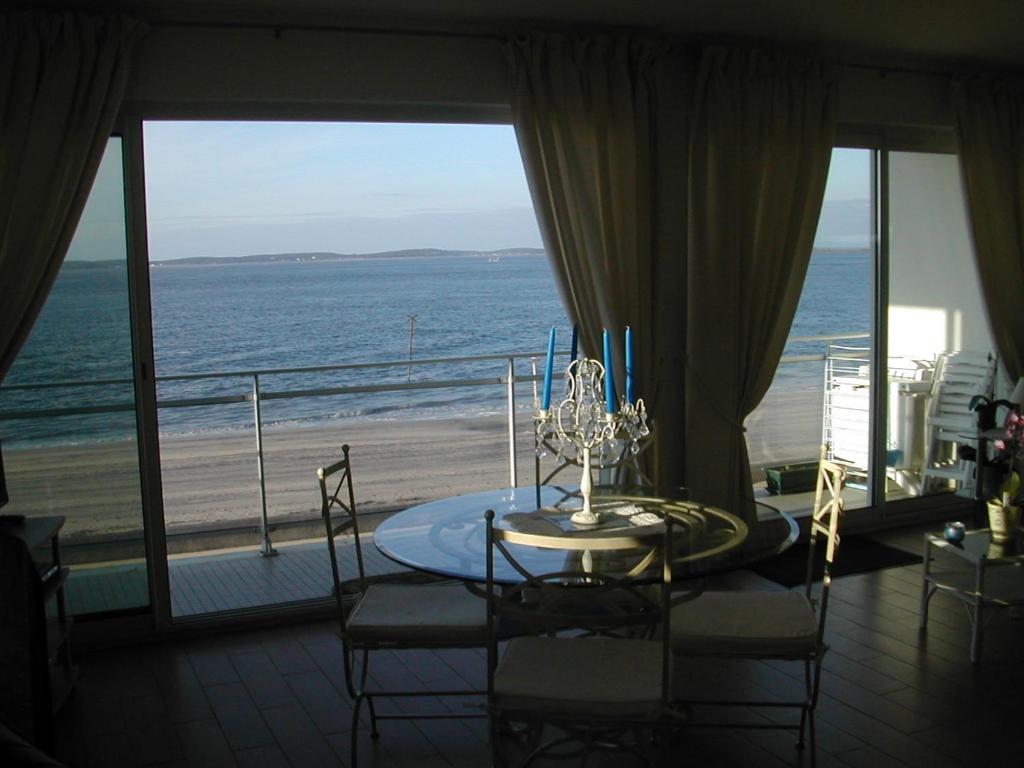 Appartement ARCACHON Perreire Premiere ligne les pieds dans l eau vue magnifique sur le bassin - 3