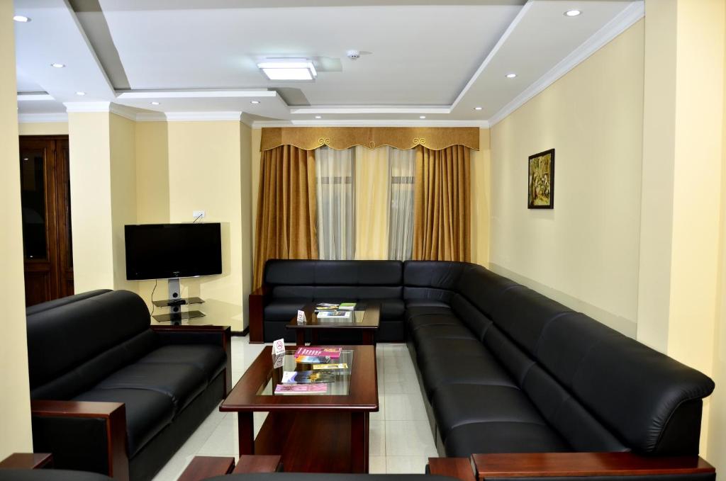 達耶拉酒店 (Hotel Diyora)