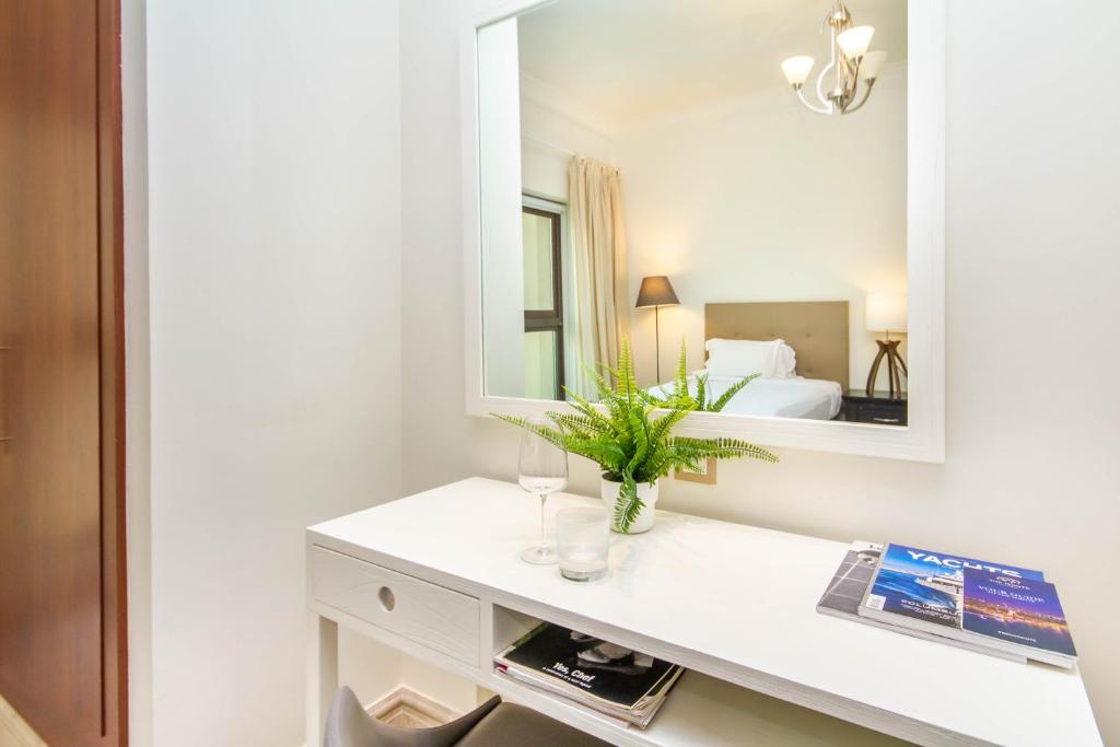 2 Bedroom Apartment with Beach Access FS319 photo