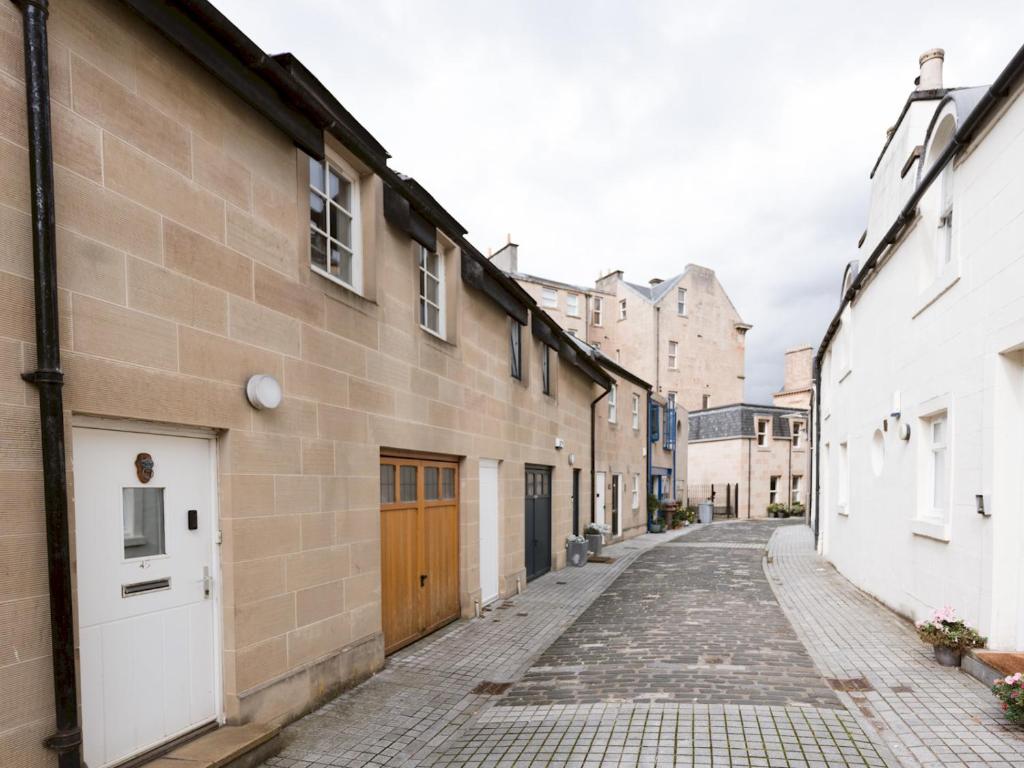 Pass the Keys Beautiful Unique 3Bed Mews Cottage House, Glasgow