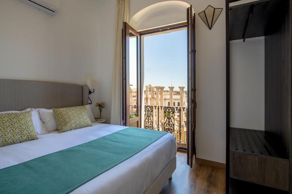 Coliseum Boutique Apartments - 1