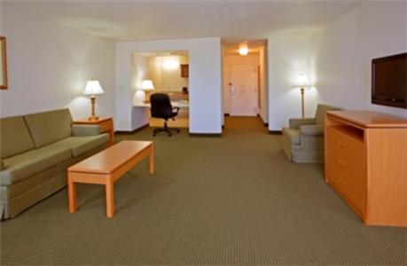 Holiday Inn Express Hotel & Suites Columbus Photo 45
