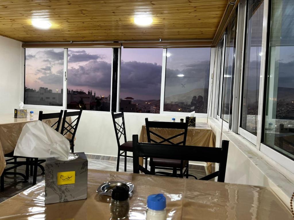 Amro Petra Apartment photo