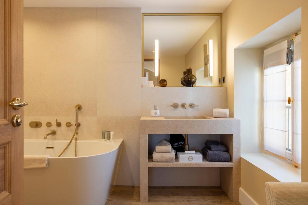 Hotel La Mere Germaine 전경