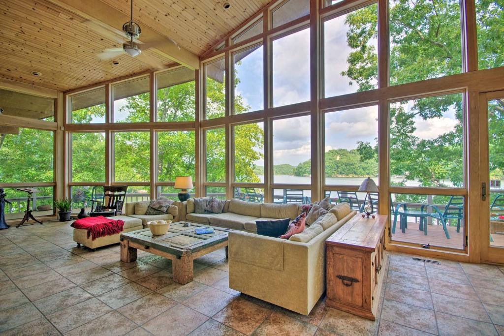 Dock and Pool Table House on Lake of the Ozarks, Laurie