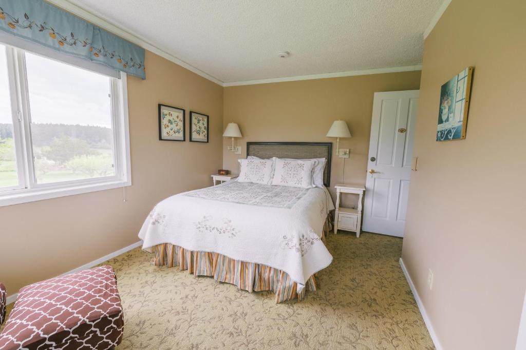 Trumpeter Inn photo