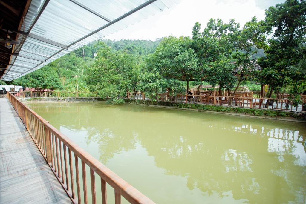 4. Bong Ban..