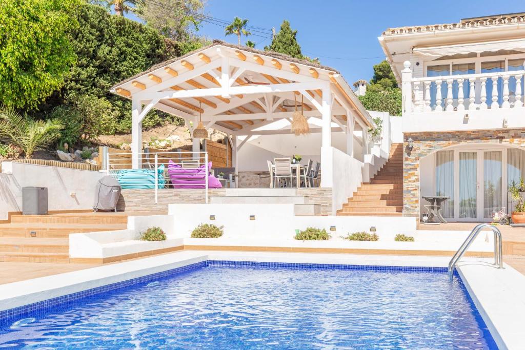 Modern independent studio apt in luxury villa - 5