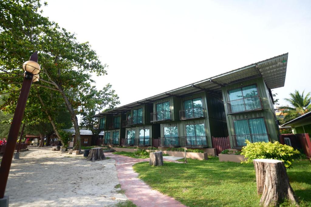 Delta Chenang Resort photo