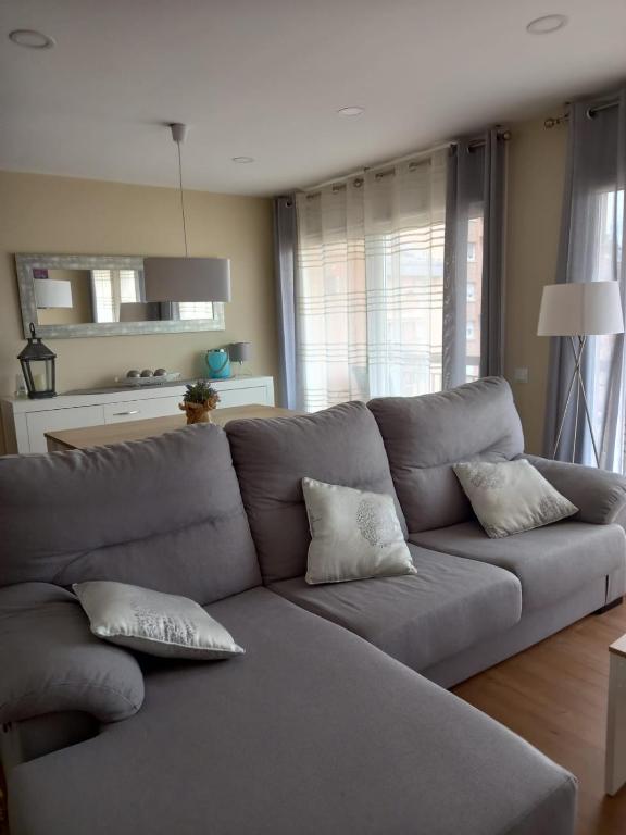 Lovely flat in central Vic with balcony