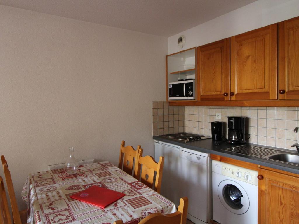 Appartement cosy, 5 pers, centre village, proche pistes, balcon, parking, WIFI, draps inclus - FR-1-508-52 - 2
