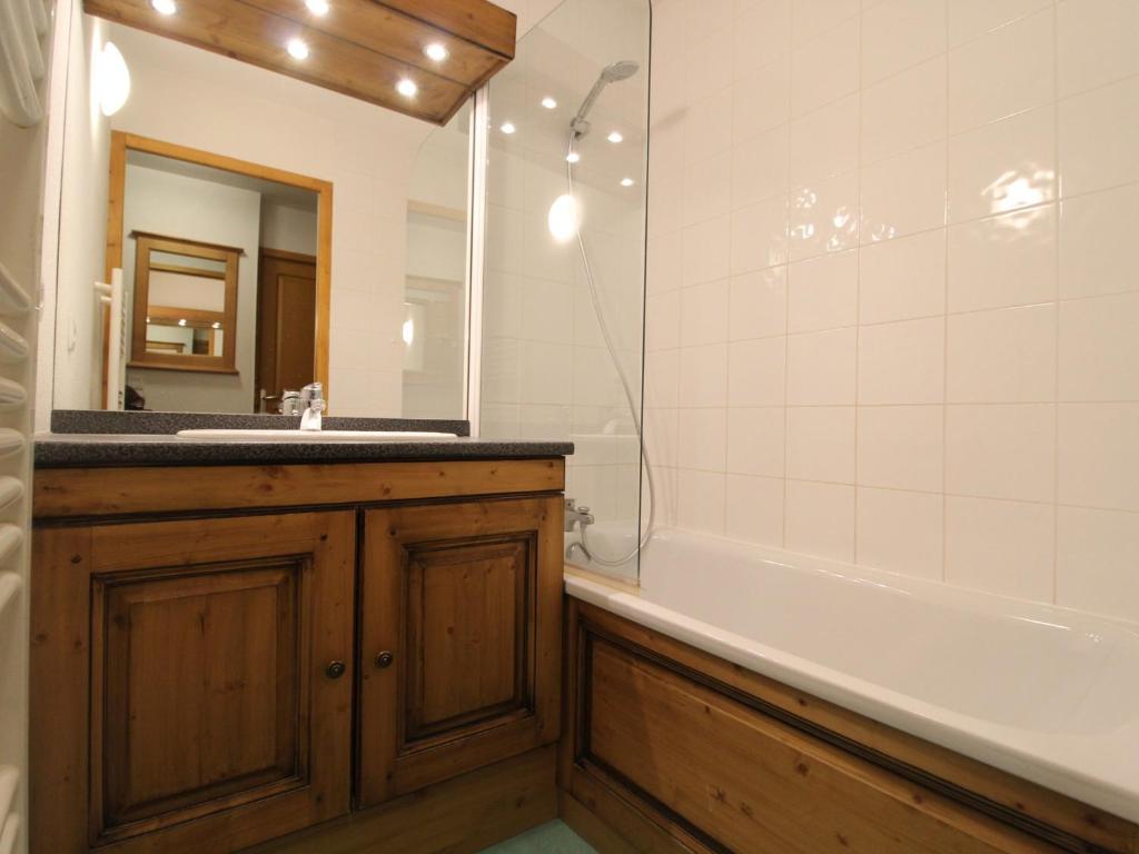 Appart 6 pers avec piscine, skis, ascenseur à Lanslebourg - FR-1-508-93 - 5