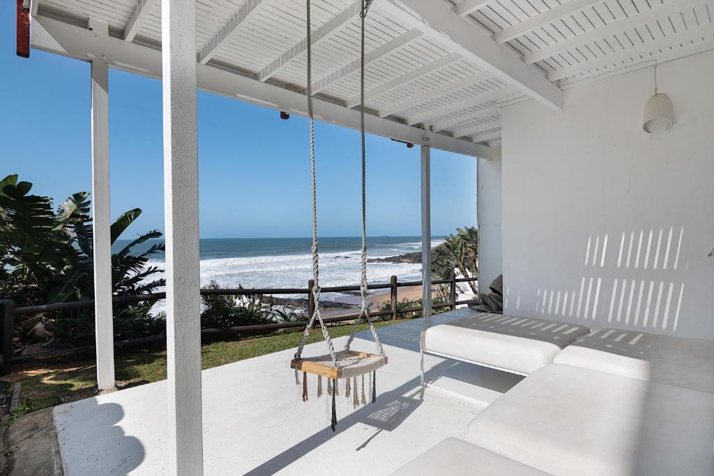 Santorini Perissa 16 - Family Only, Ballito