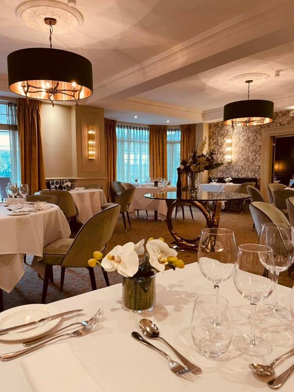 Nuthurst Grange Country House Hotel & Restaurant photo
