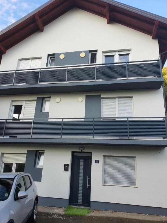 Elem apartmani — Hotel in Tuzla