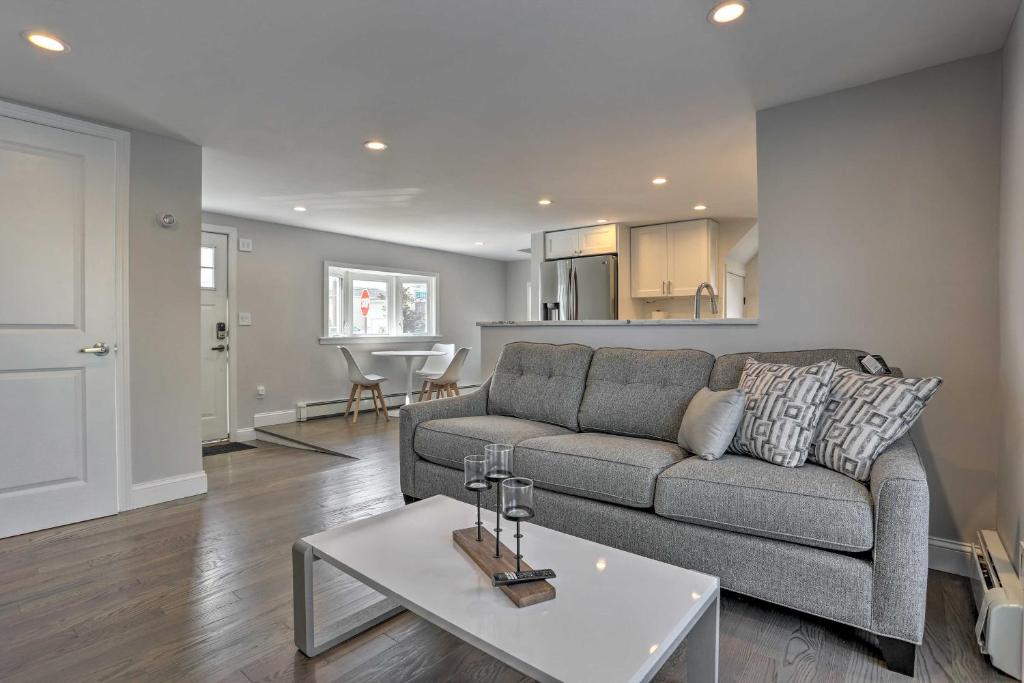 Charming Long Island Home Near Beaches and Golf