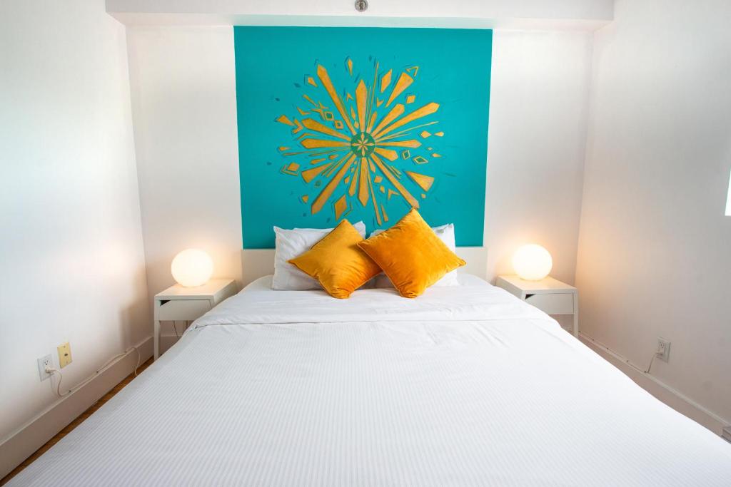 POP - SelfCheckIn - Rooftop - Terraces - St-Denis, Montréal