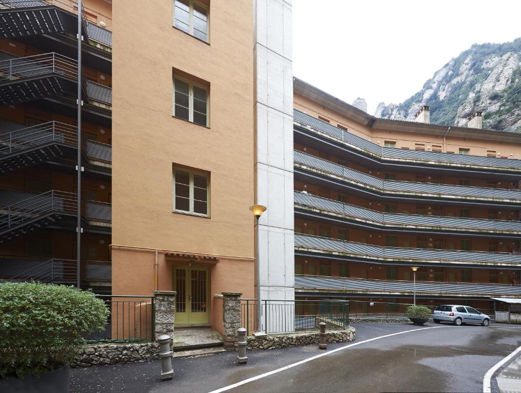 Apartamentos Montserrat Abat Marcet photo