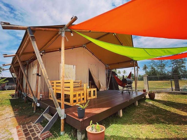 Rembulan Escape - Beachfront safari tent, Kampung Penarik