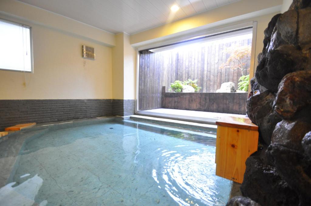 Hot spring bath