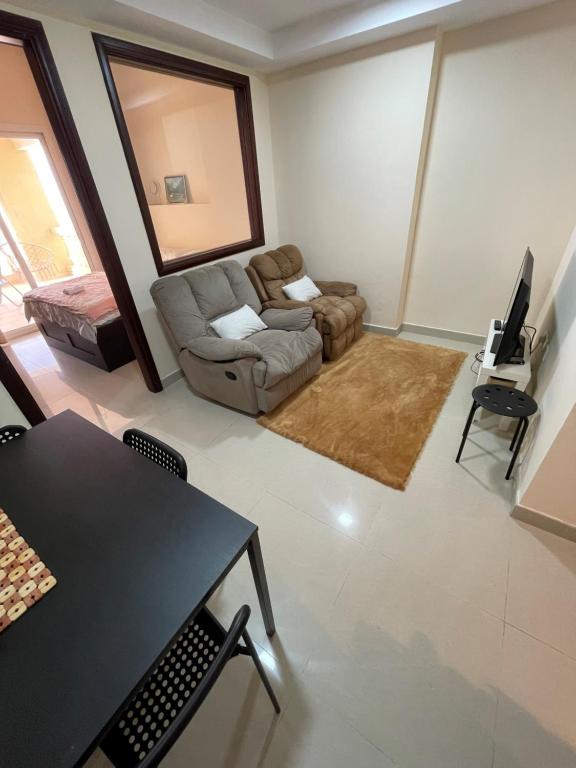 Lovely unit with sea and pool view. photo