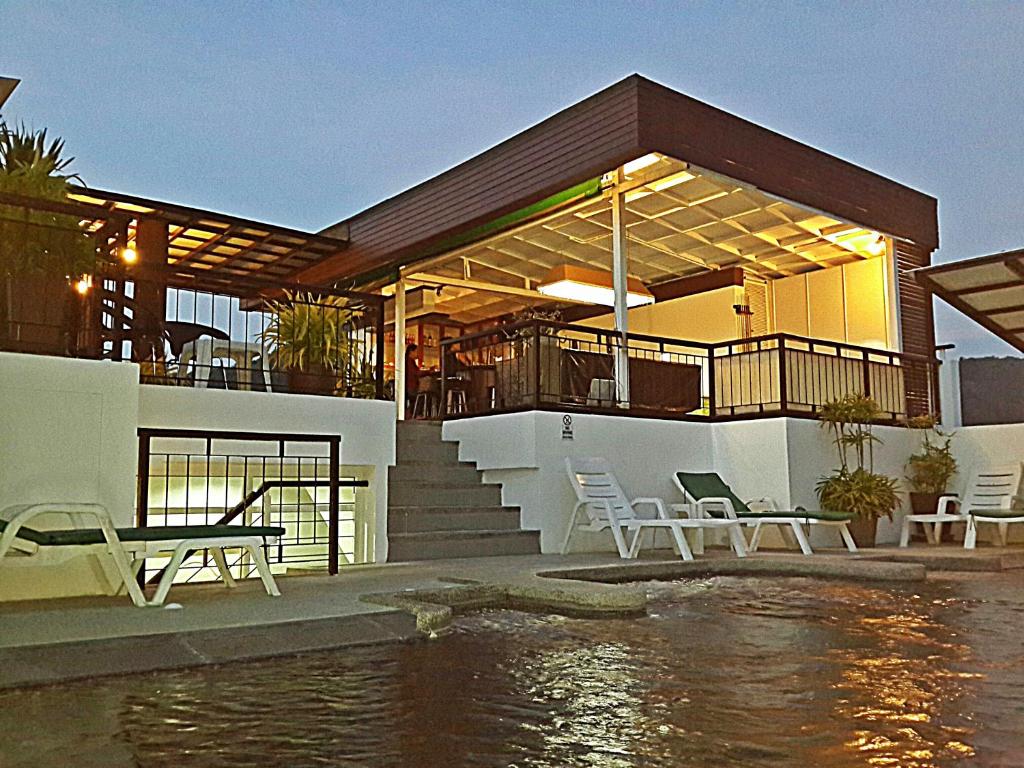 Bar/lounge, Kata Beach Studio in Phuket