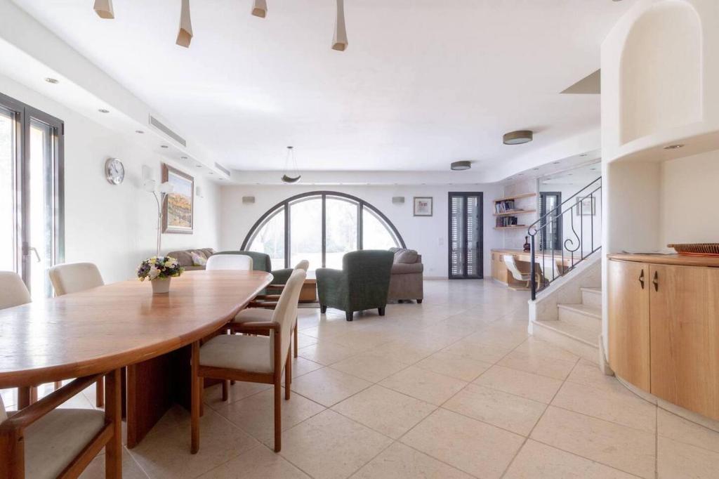 Family Apt & Garden in David's Village by FeelHome