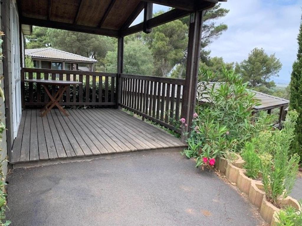 Chalet climatisé pour 6, calme avec piscine et parking - 2
