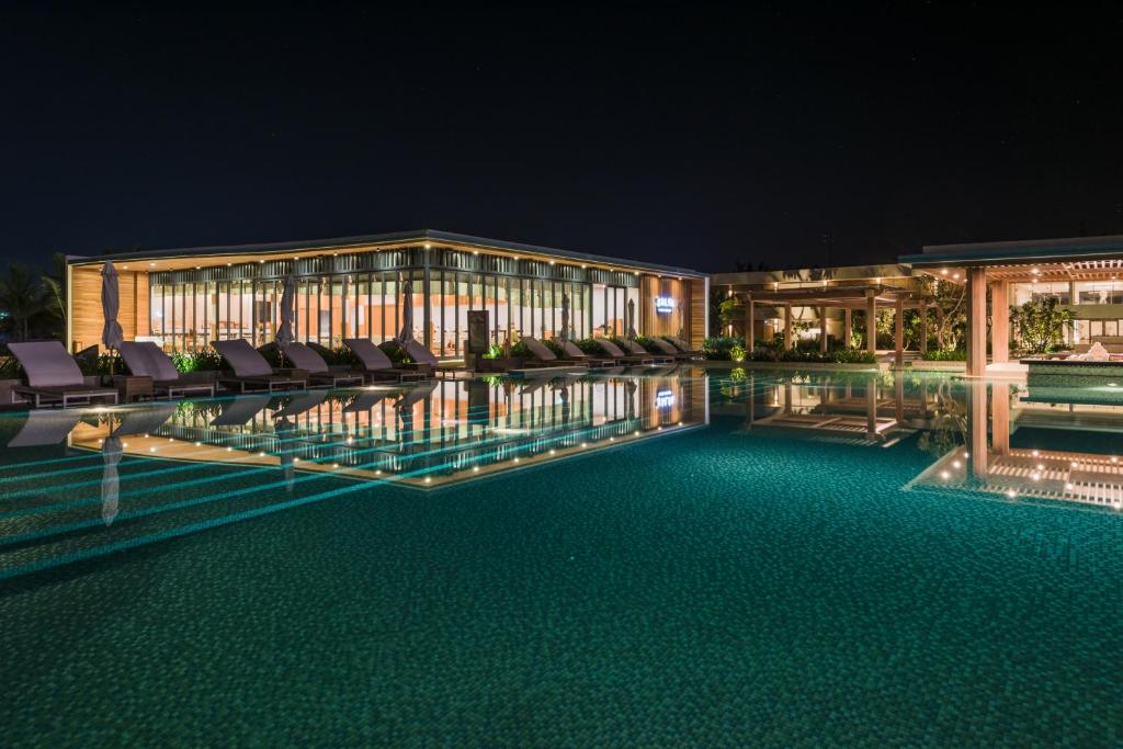 Swimming pool, FLC Grand Hotel Quy Nhon in Quy Nhon (Binh Dinh)