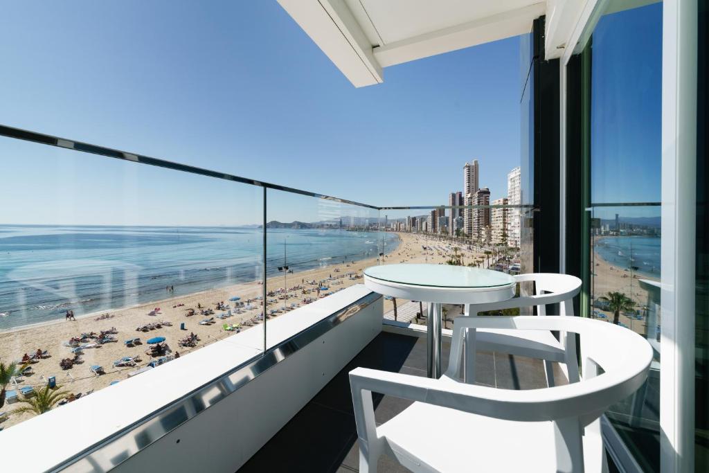 Hotel Brisa — Beach in Benidorm, Valencian Community