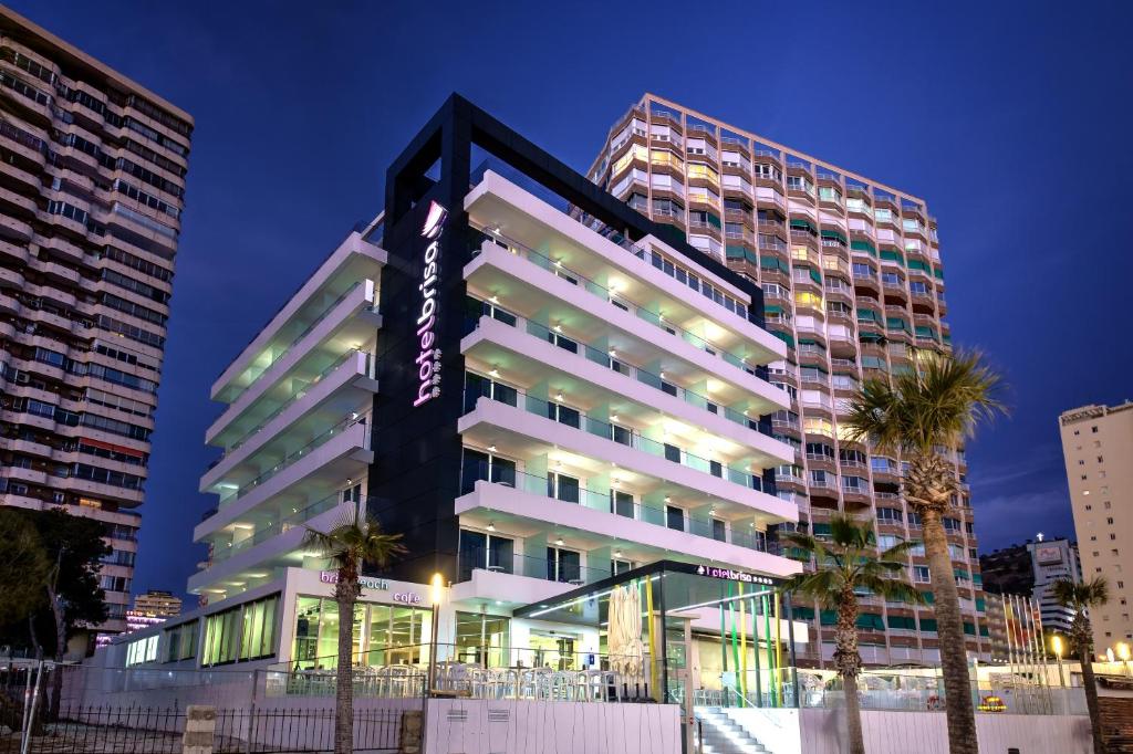 Hotel Brisa — Hotel building in Benidorm, Valencian Community