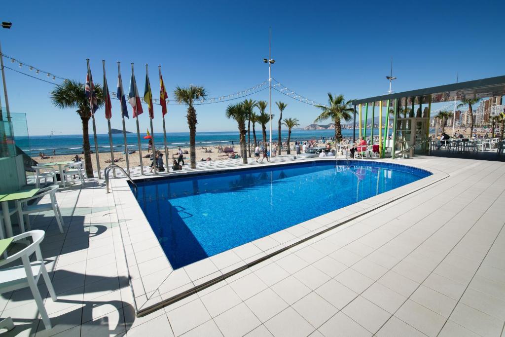 Hotel Brisa — Swimming pool in Benidorm, Valencian Community