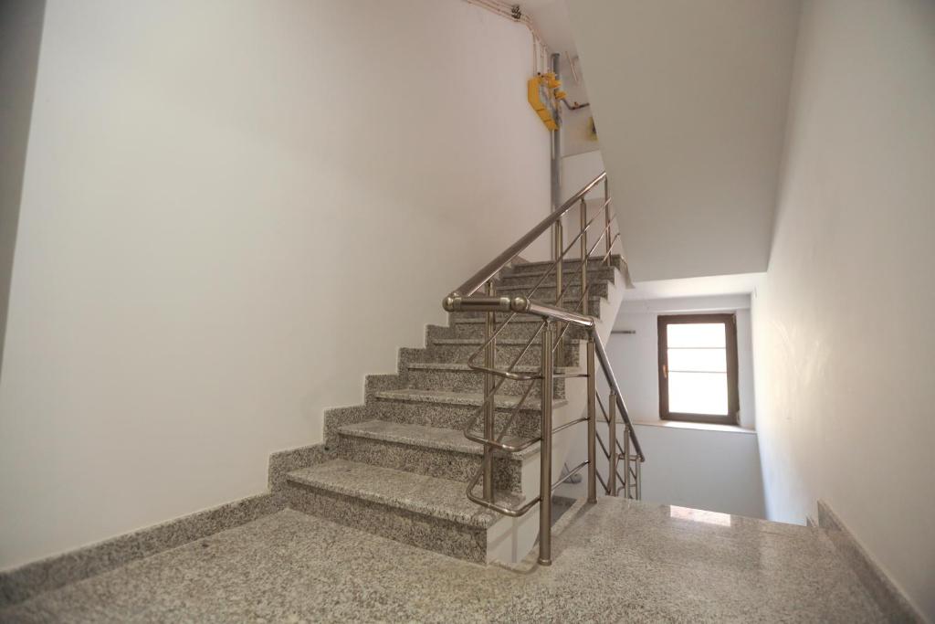 Stay Inn Apartments at Saryan Street photo