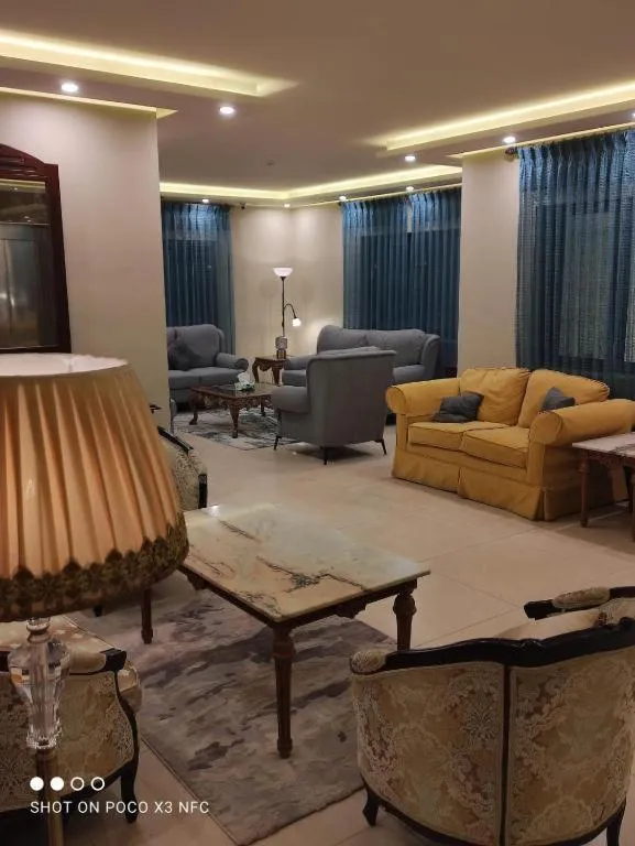 Black Iris Hotel II, hotel in Madaba