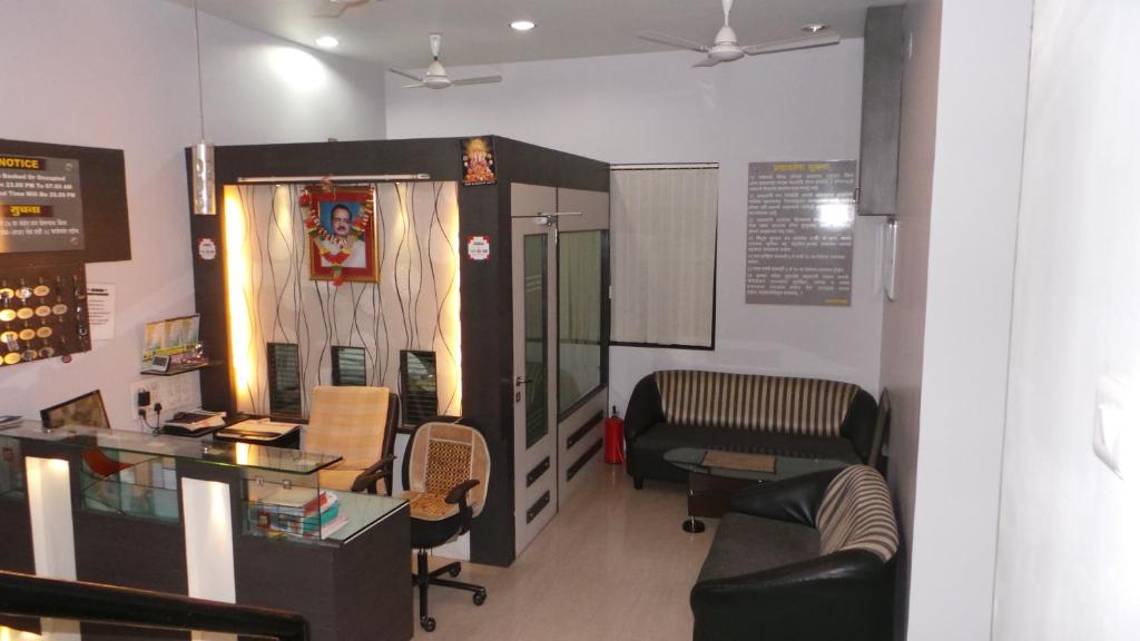 Hotel Royal Residency Executive photo