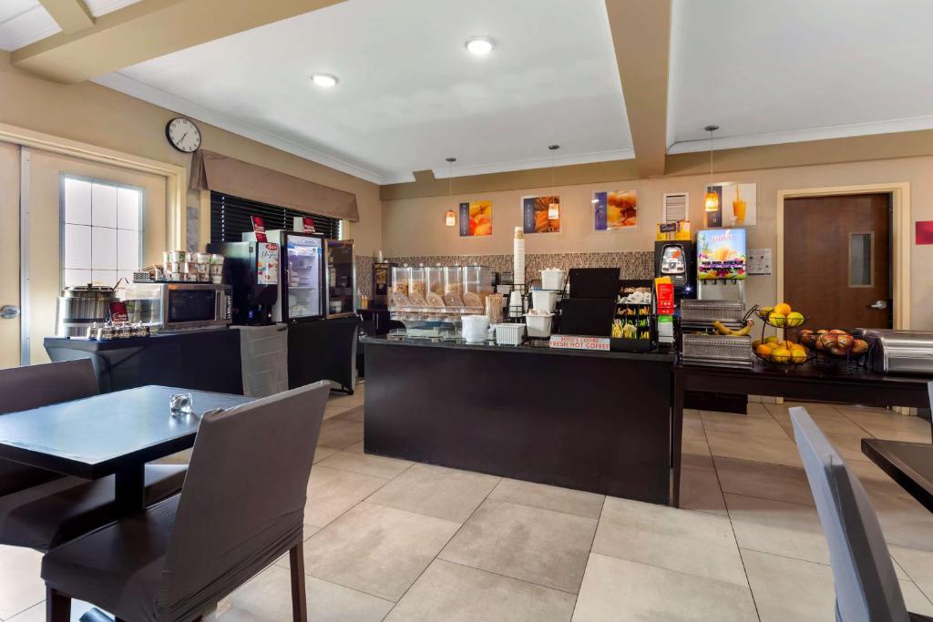 Best Western Plus Fort Saskatchewan Inn & Suites お料理のイメージ