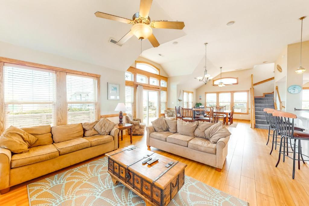 Hatteras Station BX460, Buxton