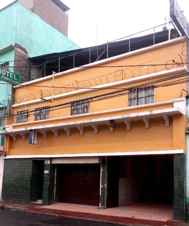 Hotel Landivar Zona 7 photo