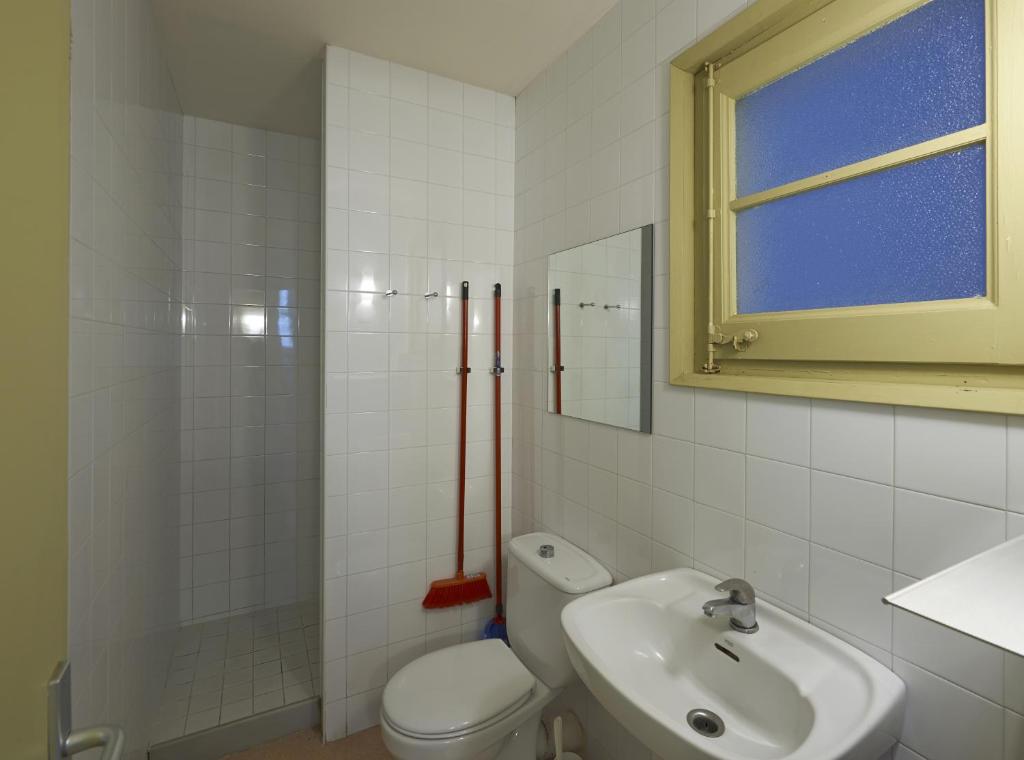 Apartamentos Montserrat Abat Marcet photo