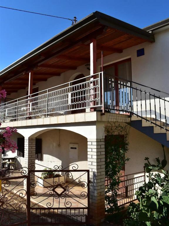 Apartment Take a Look, Dajla