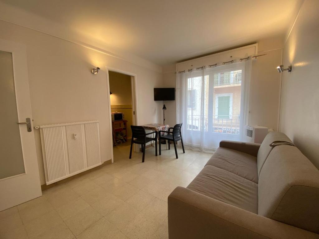 C048 Studio Spacieux proche Plages et Palais - 1