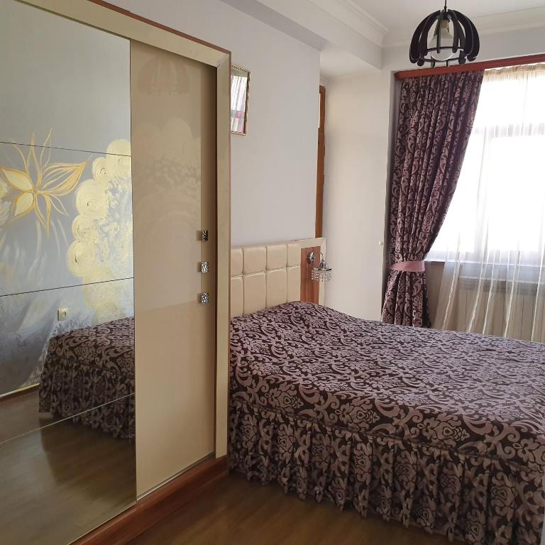 De Facto Home photo