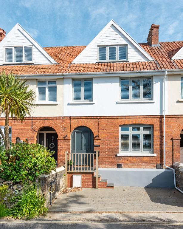 Holly Hayes House, Instow