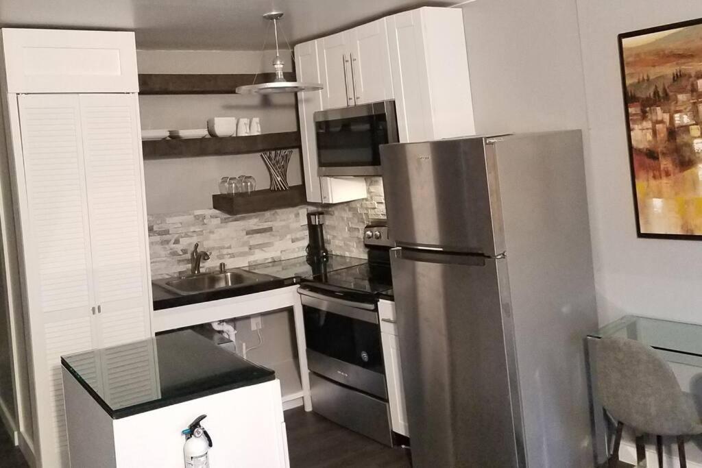Luxe APT wash dryer dishwasher
